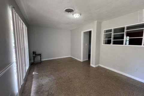 House in Orlando, Florida 3 bedrooms, 150.41 sq.m. № 2217960 - photo 4
