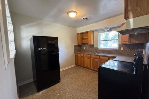 House in Orlando, Florida 3 bedrooms, 150.41 sq.m. № 2217960 - photo 2