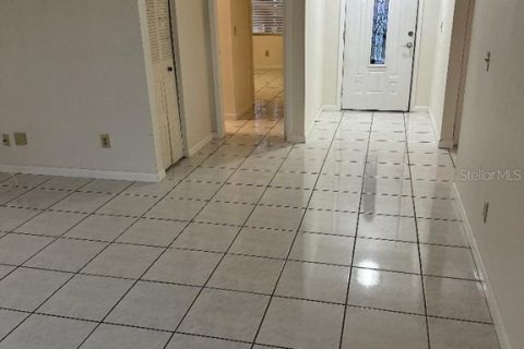 Villa ou maison à louer à Tampa, Floride: 3 chambres, 112.23 m2 № 2386322 - photo 3