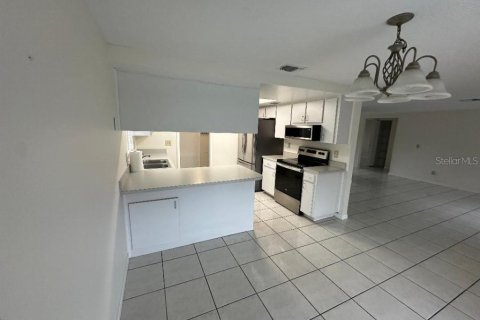 Villa ou maison à louer à Tampa, Floride: 3 chambres, 112.23 m2 № 2386322 - photo 4