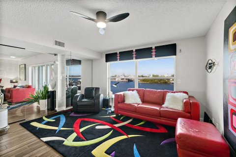 Copropriété à vendre à Daytona Beach, Floride: 2 chambres, 150.04 m2 № 1539150 - photo 3