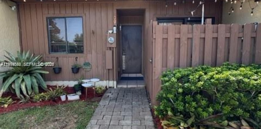 Adosado en Davie, Florida 2 dormitorios, 123.19 m2 № 2066923