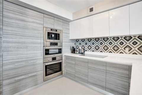 Copropriété à louer à Sunny Isles Beach, Floride: 2 chambres, 143.16 m2 № 2028945 - photo 6