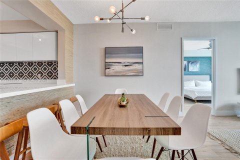 Copropriété à louer à Sunny Isles Beach, Floride: 2 chambres, 143.16 m2 № 2028945 - photo 14