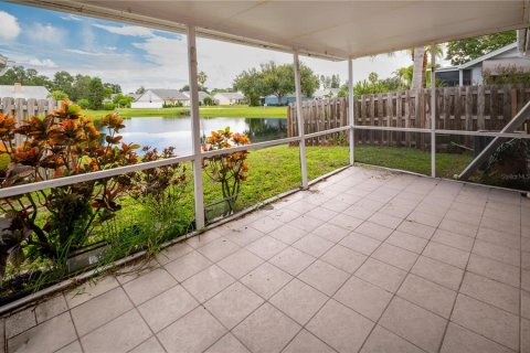House in Sarasota, Florida 3 bedrooms, 111.02 sq.m. № 2405242 - photo 20