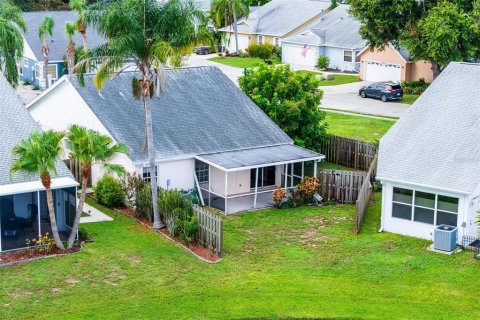 House in Sarasota, Florida 3 bedrooms, 111.02 sq.m. № 2405242 - photo 26