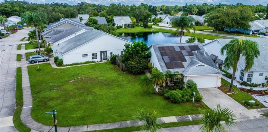 House in Sarasota, Florida 3 bedrooms, 111.02 sq.m. № 2405242