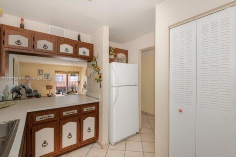 Купить кондоминиум в Хайалиа, Флорида 2 спальни, 92.72м2, № 2082237 - фото 16