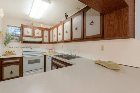 Купить кондоминиум в Хайалиа, Флорида 2 спальни, 92.72м2, № 2082237 - фото 20
