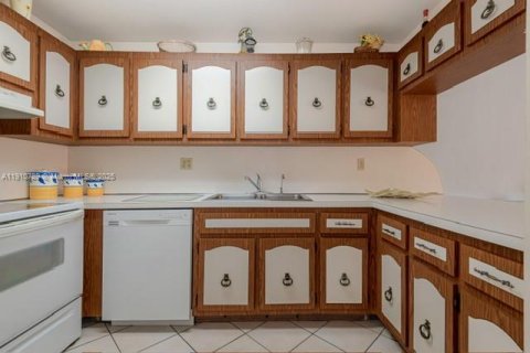 Купить кондоминиум в Хайалиа, Флорида 2 спальни, 92.72м2, № 2082237 - фото 18