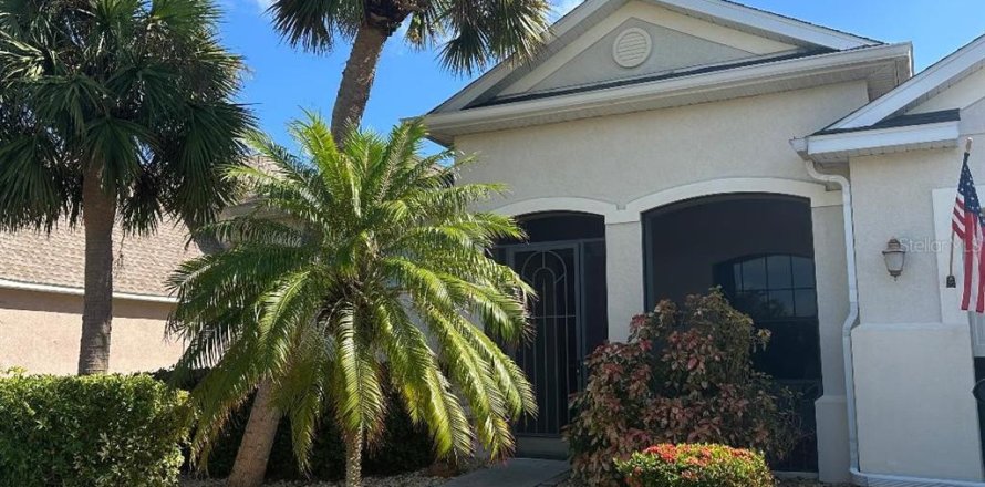 House in Punta Gorda, Florida 3 bedrooms, 199.55 sq.m. № 1673739