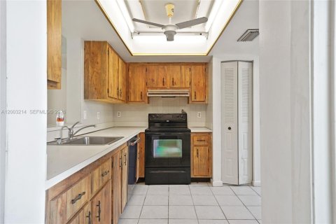 Copropriété à vendre à Margate, Floride: 2 chambres, 92.9 m2 № 2066352 - photo 5