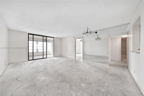 Copropriété à vendre à Margate, Floride: 2 chambres, 92.9 m2 № 2066352 - photo 3