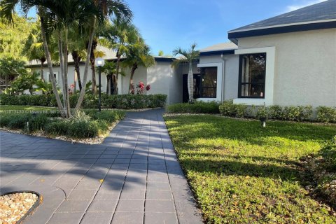 Купить кондоминиум в Дирфилд-Бич, Флорида 2 спальни, 83.61м2, № 2013728 - фото 4