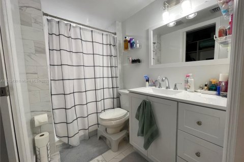 Купить кондоминиум в Дирфилд-Бич, Флорида 2 спальни, 83.61м2, № 2013728 - фото 16