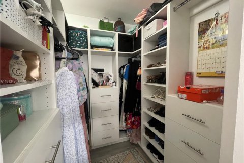 Купить кондоминиум в Дирфилд-Бич, Флорида 2 спальни, 83.61м2, № 2013728 - фото 13