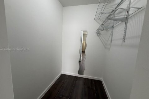 Condominio en venta en Hollywood, Florida, 1 dormitorio, 68.75 m2 № 2002458 - foto 14