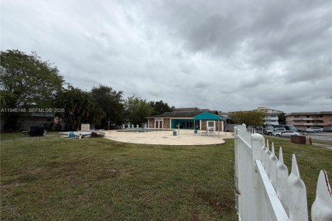 Condominio en venta en Hollywood, Florida, 1 dormitorio, 68.75 m2 № 2002458 - foto 22