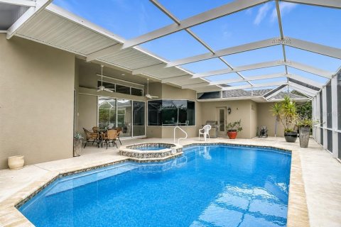 Villa ou maison à vendre à Punta Gorda, Floride: 3 chambres, 248.42 m2 № 2289559 - photo 4