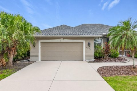 Villa ou maison à vendre à Punta Gorda, Floride: 3 chambres, 248.42 m2 № 2289559 - photo 2