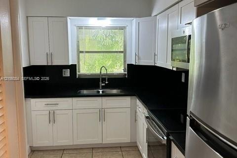 Appartement à louer à Pompano Beach, Floride: 2 chambres, 668.15 m2 № 2414856 - photo 3