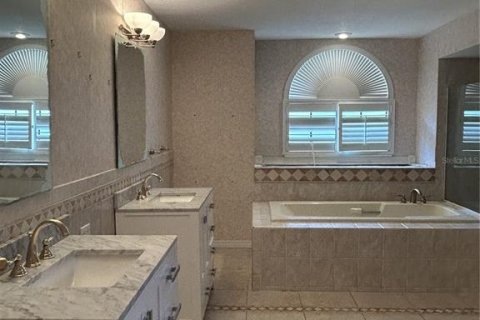 Casa en venta en Tarpon Springs, Florida, 3 dormitorios, 197.42 m2 № 2216431 - foto 11