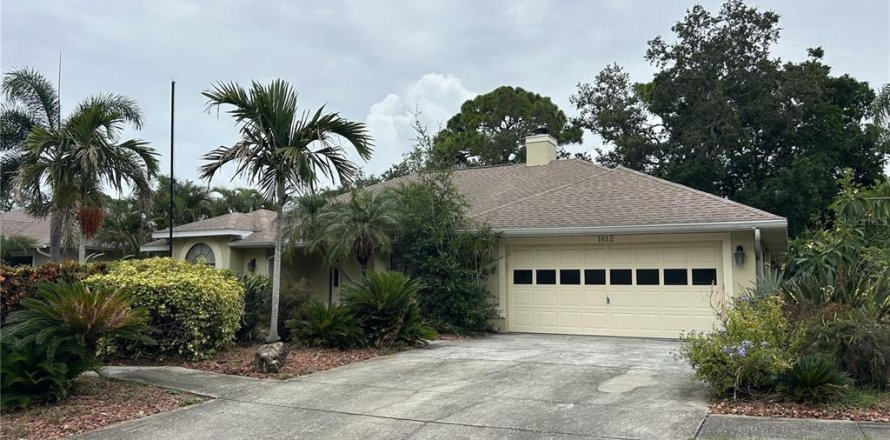 Casa en Tarpon Springs, Florida 3 dormitorios, 197.42 m2 № 2216431