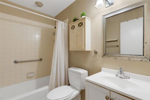 Townhouse in Nokomis, Florida 2 bedrooms, 114.73 sq.m. № 2104367 - photo 24