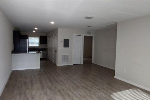 Apartamento en alquiler en Citrus Springs, Florida, 2 dormitorios, 90.3 m2 № 2285270 - foto 2