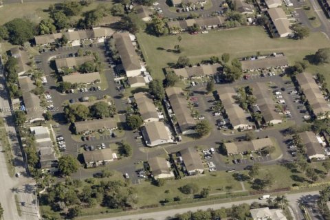 Townhouse in Homestead, Florida 1 bedroom, 85.47 sq.m. № 1937424 - photo 3