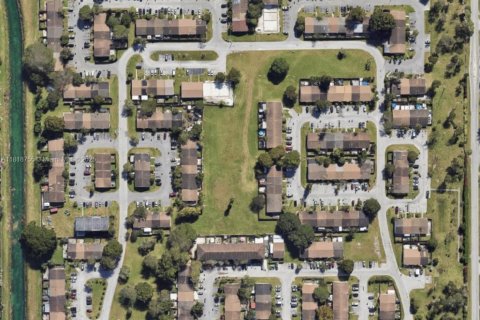 Townhouse in Homestead, Florida 1 bedroom, 85.47 sq.m. № 1937424 - photo 12