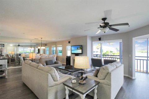Condominio en alquiler en Sarasota, Florida, 3 dormitorios, 170.48 m2 № 2298811 - foto 19