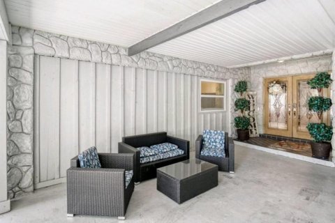 House in Port Richey, Florida 4 bedrooms, 216.56 sq.m. № 1880412 - photo 30