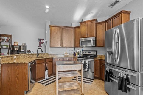 House in Winter Haven, Florida 3 bedrooms, 191.56 sq.m. № 1349857 - photo 5