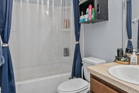 House in Winter Haven, Florida 3 bedrooms, 191.56 sq.m. № 1349857 - photo 20
