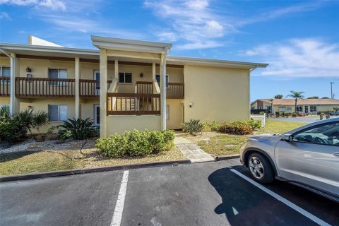 Copropriété à louer à Englewood, Floride: 2 chambres, 106.19 m2 № 1716614 - photo 1