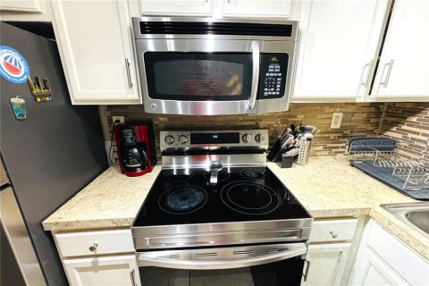 Copropriété à vendre à Tampa, Floride: 1 chambre, 63.36 m2 № 1905215 - photo 11