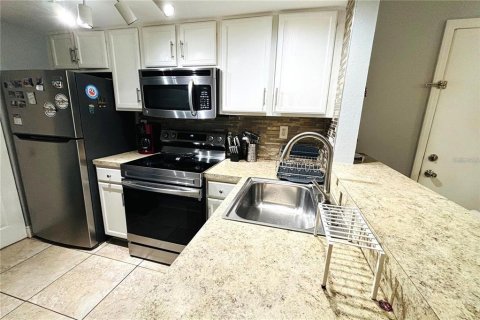 Copropriété à vendre à Tampa, Floride: 1 chambre, 63.36 m2 № 1905215 - photo 14