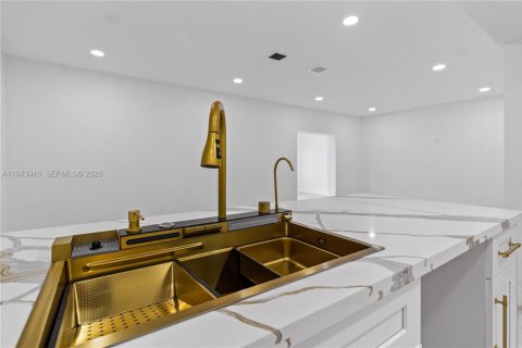 Casa en venta en Miami, Florida, 4 dormitorios, 212.93 m2 № 2001883 - foto 26