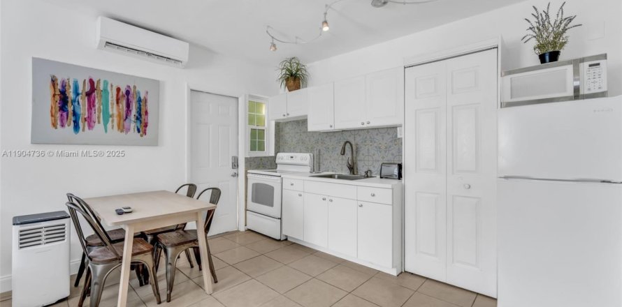 Дом в Холливуд, Флорида 1 спальня, 117.06м2 № 1955163