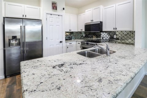 Townhouse in Oakland Park, Florida 3 bedrooms, 121.05 sq.m. № 2027162 - photo 9