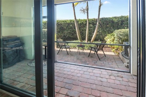 Townhouse in Oakland Park, Florida 3 bedrooms, 121.05 sq.m. № 2027162 - photo 21