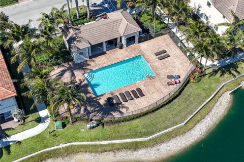 Townhouse in Oakland Park, Florida 3 bedrooms, 121.05 sq.m. № 2027162 - photo 27