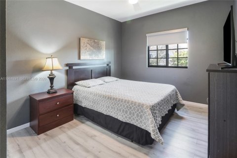 Townhouse in Oakland Park, Florida 3 bedrooms, 121.05 sq.m. № 2027162 - photo 16