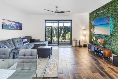 Townhouse in Oakland Park, Florida 3 bedrooms, 121.05 sq.m. № 2027162 - photo 6