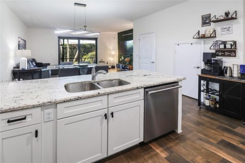 Townhouse in Oakland Park, Florida 3 bedrooms, 121.05 sq.m. № 2027162 - photo 11