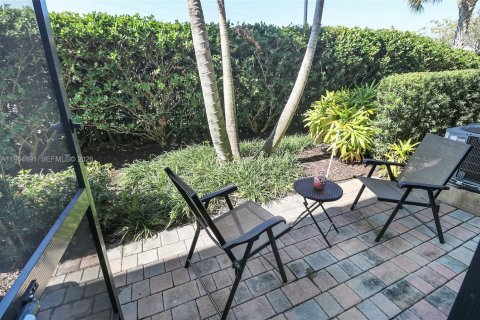 Townhouse in Oakland Park, Florida 3 bedrooms, 121.05 sq.m. № 2027162 - photo 23