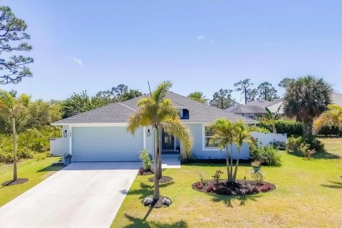 House in Rotonda, Florida 3 bedrooms, 149.29 sq.m. № 1586404 - photo 1