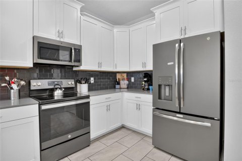 Villa ou maison à vendre à Kissimmee, Floride: 8 chambres, 399.94 m2 № 2277484 - photo 12