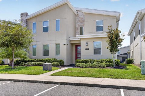 House in Kissimmee, Florida 8 bedrooms, 399.94 sq.m. № 2277484